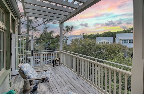 Beach District Condo | Steps to Beach Club, Multi-Level WaterColor Condo, Slps 4, Perfect Location!