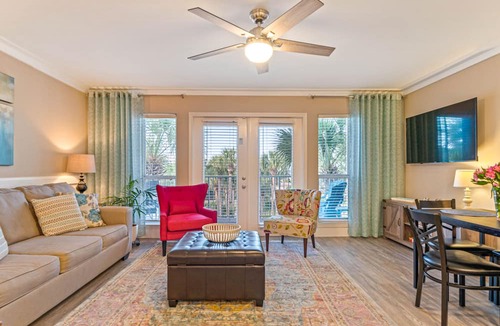 Gulf Place Condo | Gulf Views!/Steps to deeded beach and pools-shopping/dining steps from condo