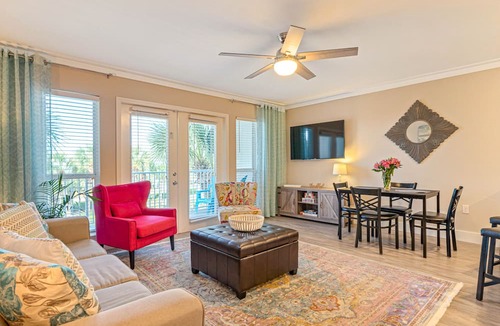 Gulf Place Condo | Gulf Views!/Steps to deeded beach and pools-shopping/dining steps from condo