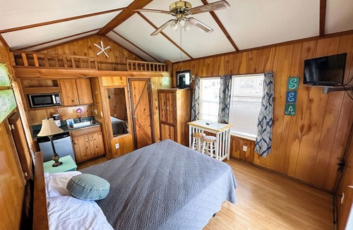 Navarre Cabin | Navarre Beach Camping Resort