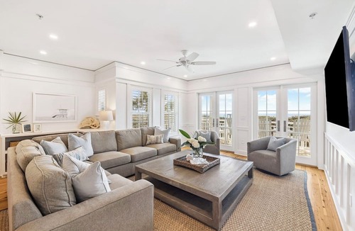 Gulf District Condo | Gulf-Front w/Dune Walkover Right Out Front