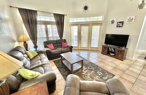 Sandestin Condo | 6-Seat Golf Cart! Steps to Pool! 5259TS