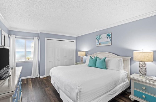 Holiday Isle Condo | 515- Tropi-COOL Condo. In-unit W/D, Spectacular views and FREE bch svc!