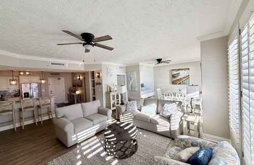 Thomas Drive Condo | Gorgeous 2 Bedr Unit; Great Balcony views; Beach Service Incl; Newly Renovated!