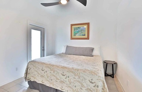 Chivas Bluff Condo | Excellent Gulf front located along a private beach dog friendly