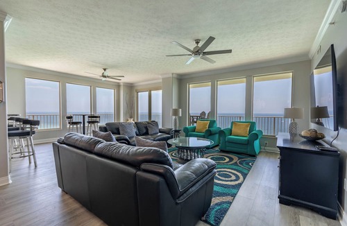 Lower Grand Lagoon Condo | Recently updated luxury unit at Treasure Island resort 3BR * 19th floor.