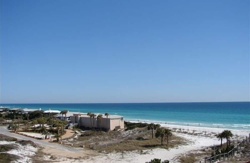 Sandestin Condo | Tops'l Resort Beach Manor Ocean Blue Chic Condo! Beachfront with private beach!