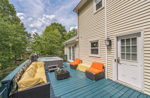 Kernersville House | Kernersville Hot Tub Pool Arcade Gym Wifi Coffee