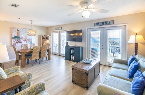 Gulf Place Condo | Gulf View! Pool, Tennis, Private beach access, elevator + shops/restaurants