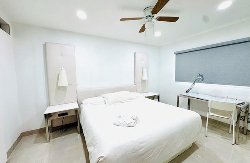 Beverly Green Apartment | Cozy Renovated 3BR STRIP next LVCC book best-Spot Sale POOL Labor Day LVCC enjoy