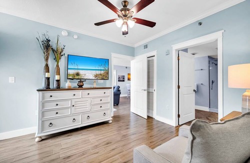 Fort Walton Beach Condo | 🦩Book Me Baby! Gorgeous Gulf & Courtyard Views~Rise Above It All!🦩