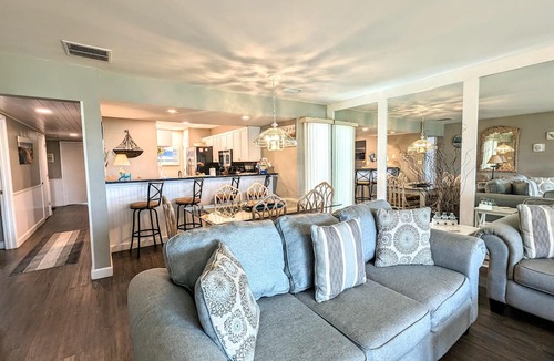 Panama City Beach Condo | Updated 3/3 Edgewater Villa, Guaranteed Clean!