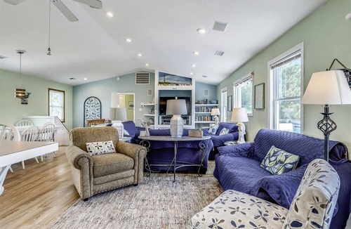 Whalehead Beach Apartment | 1325 - Whale of Fortune - Large Corolla Home Near Beach + Private Pool