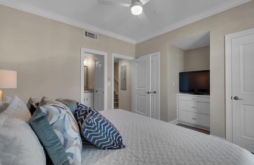 Navarre Beach Condo | Bikini Bottom | 🌊 Gulf-Front Townhome + Pool + Garage + Pet Friendly 🐾