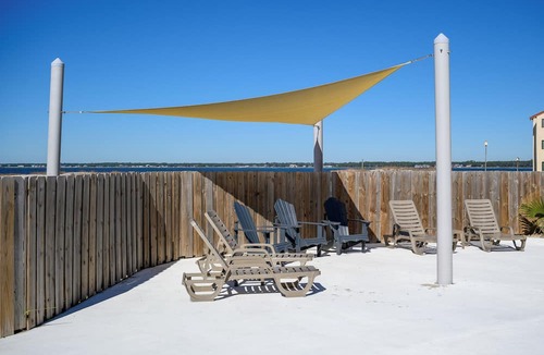 Navarre Beach Condo | Your Sound Side Sanctuary Awaits in Palms 1-206