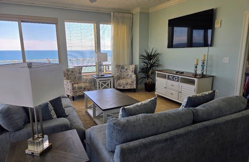 Thomas Drive Condo | Gulf Front 3 Bedroom; Wrap-around balcony; Newly renovated, including bunkbeds.