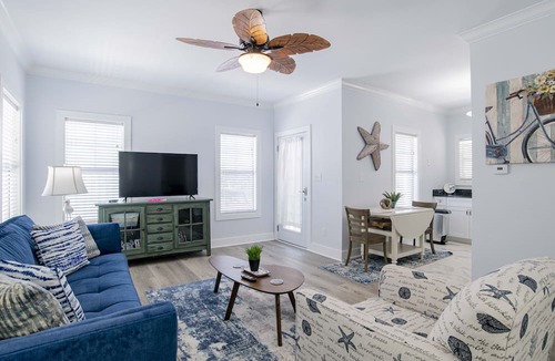 Ono Island Condo | Updated Condo Near Beach with Oasis Pool & Tiki Bar!