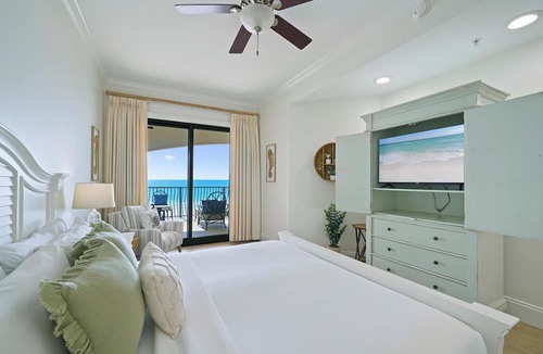 Crystal Beach Condo | Villa Coyaba 205 4 Bedroom Beachfront Condo with complimentary beach service!