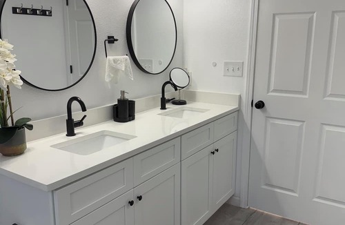 Callaway Apartment | Modern room with separate patio/for two persons