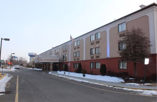 Trevose Hotel | Family-Friendly Stay Near Sesame Place, Parx Casino & Neshaminy Mall