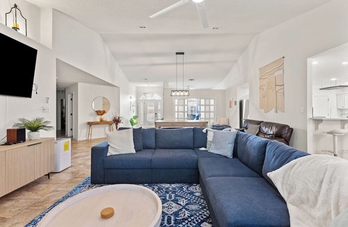 Navarre House | Spacious, Family-Friendly 5 Bedroom Home with Salt Water Pool