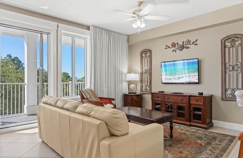 Baytowne Wharf Condo | July 27-29 Now Open* Charming Resort Condo Lagoon Style Pool*Hot Tub *Tram Icl'd