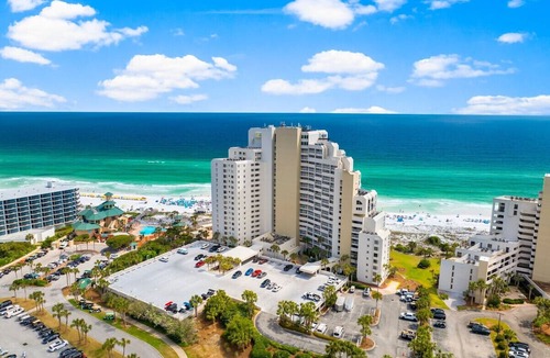 Sandestin Apartment | Beachfront Sandestin Condo | Pool, Hot Tub & Panoramic Gulf Views