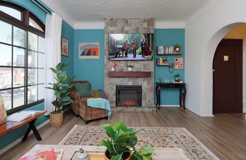 Santa Ana Apartment | Trendy and Artsy Home 10 mins. drive to Disneyland
