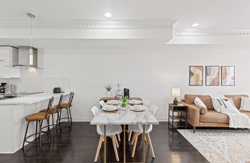 West Poplar Apartment | Elegant Urban Retreat in the Heart of Center City