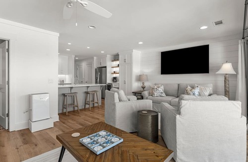 Fort Bay Condo | Updated Latitude 29 #34 Beachfront w/Heated Pool, Hot Tub, Grills, Free Golf!