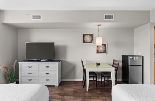 Baytowne Wharf Condo | Studio Condo in Luxe Sandestin Resort w/Balcony, Pool, + Walk to Baytowne Wharf