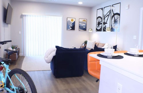 Rogers Apartment | 2BR/2BA Apt. Near Lift, Walmart Campus & Amp, with In-Unit Bike Storage