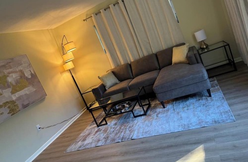 South Eola Condo | Vintage 2 Bedroom Condo Lake Eola View