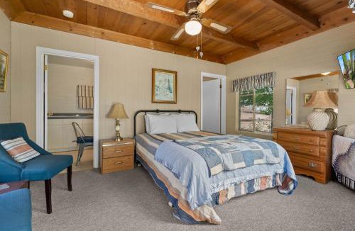 Walker Apartment | Comfortable, Quiet 395 Cabin 3 w/Mountain View Near Topaz Lake