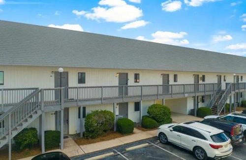 Seagrove Beach Apartment | 30A Beach Condo - Pool & Walk to Beach