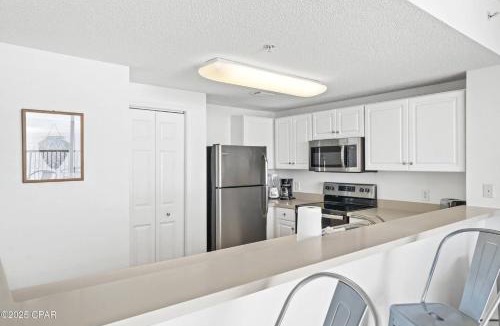 Long Beach Apartment | Majestic Beach Resort 2010 Beach Front Sleeps 7