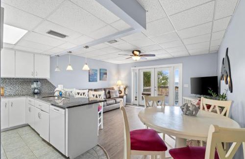 Bel Air Apartment | Gulf-Front Surf Club Condo 2BR, Spacious Balcony, Peaceful East End Beach Access