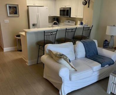 Miramar Beach Apartment | Spacious gulf front condo near beaches and shopping