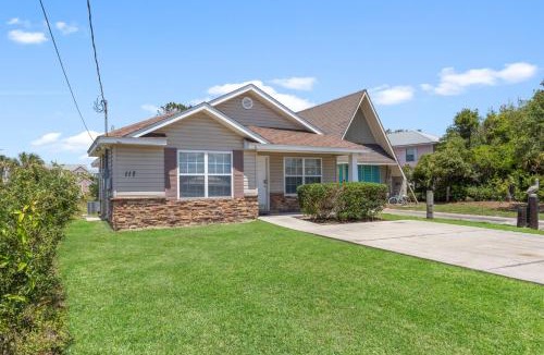 Inlet Beach Heights House | Charming 3BD/2BA HOME close to the BEACH! Sleeps 8!