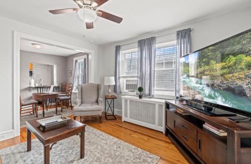Bryn Mawr Apartment | Bryn Mawr GemBalconyDedicated Parking50TV