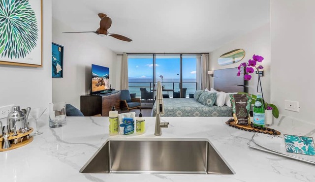 Oceanfront Kaanapali Studio Vistas