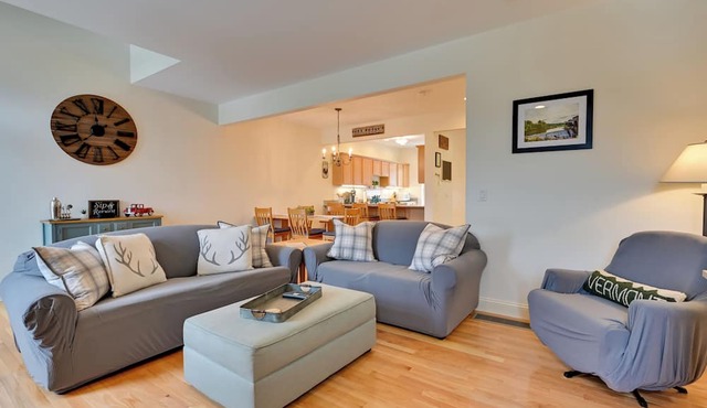 Bright Condo w/Community Perks: Near Ski Quechee!