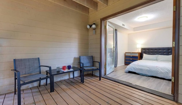 Oregon Jade Lodging- Spacious 2 Bedrooms, Ev Charger, Quite By Stream