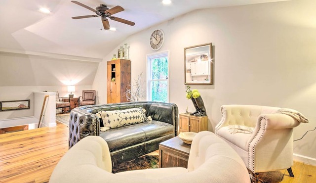 Upscale Rustic Duplex on Stream, Near Blowing Rock