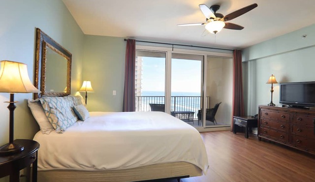 Shores of Panama by Emerald View Resorts