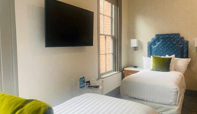 Harlow Hotel