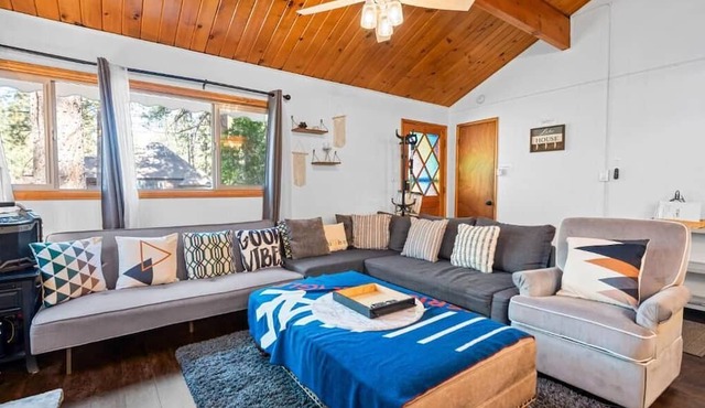 Tipsy Grizzly Cabin