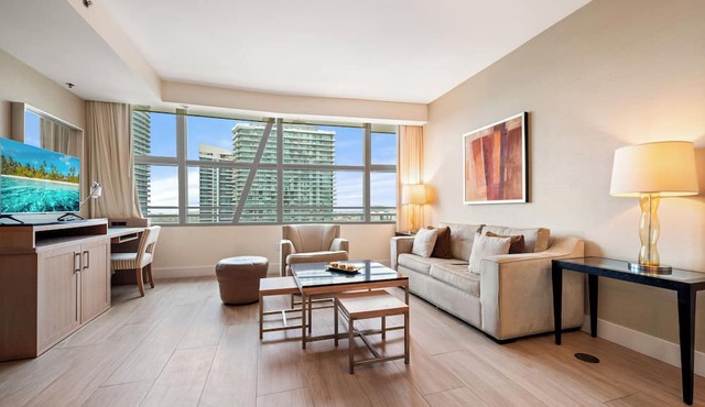 Brickell Arch Apartment City Views & Free Parking by Palermo Home Miami