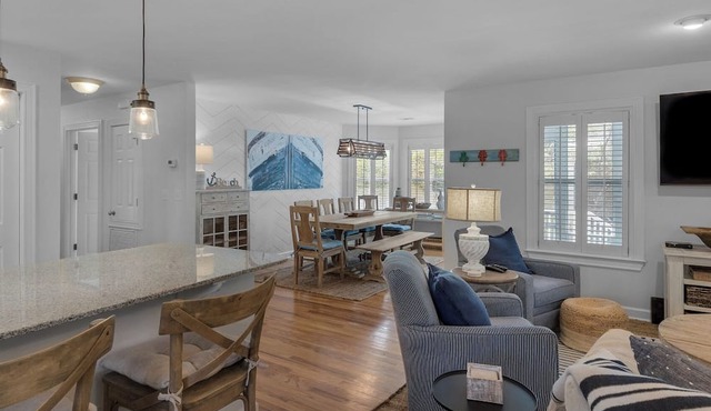 Classic Beach Home With Heated Private Pool - Sleeps 9
