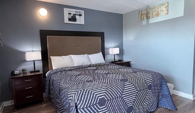 Scottish Inn and Suites